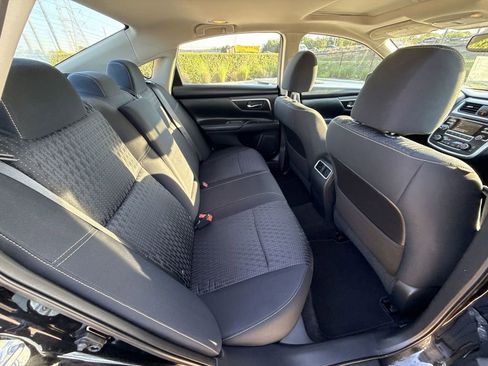 Used 2017 Nissan Altima 2.5 SV w/ Convenience Package FWD image 17