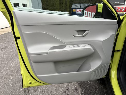 Used 2025 Hyundai Kona SEL image 16