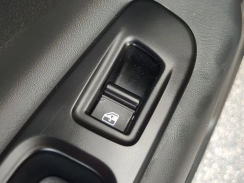 Used 2023 Jeep Renegade Latitude image 43