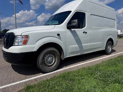 Used 2019 Nissan NV 2500 S image 3
