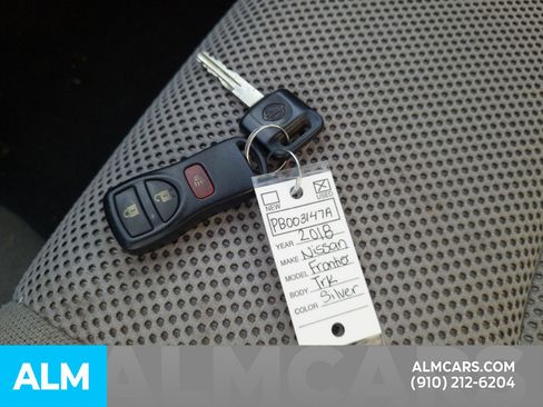 Used 2018 Nissan Frontier SV image 15