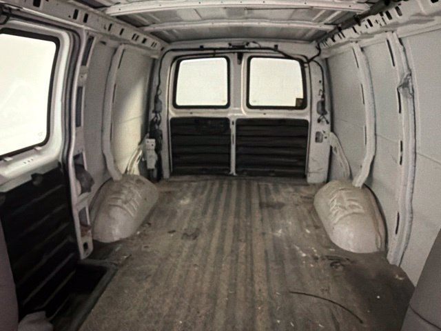 Used 2020 GMC Savana 2500 w/ Driver Convenience Package RWD image 25
