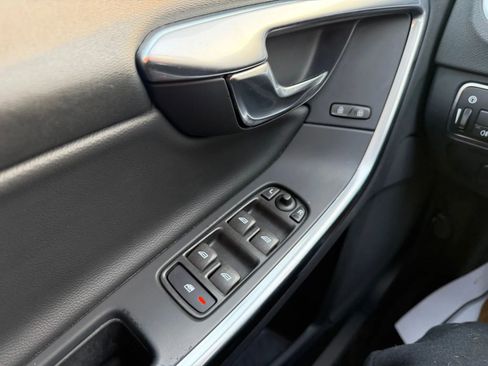 Used 2016 Volvo S60 T5 Premier image 28