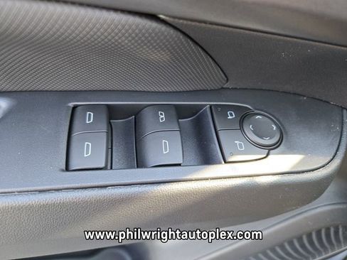 New 2025 Chevrolet Equinox EV RS w/ Convenience Package II image 21