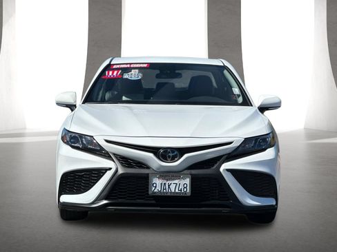 Used 2024 Toyota Camry SE FWD image 9
