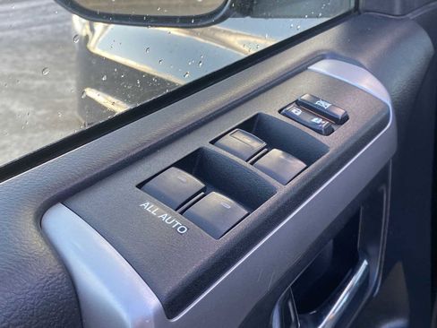 Used 2019 Toyota 4Runner SR5 image 20