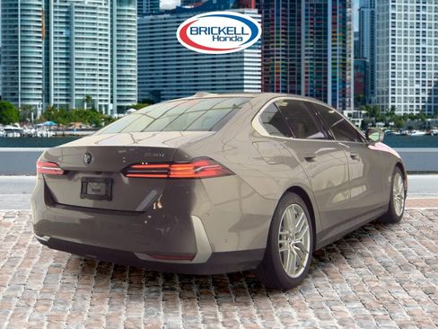 Used 2024 BMW 530i image 28