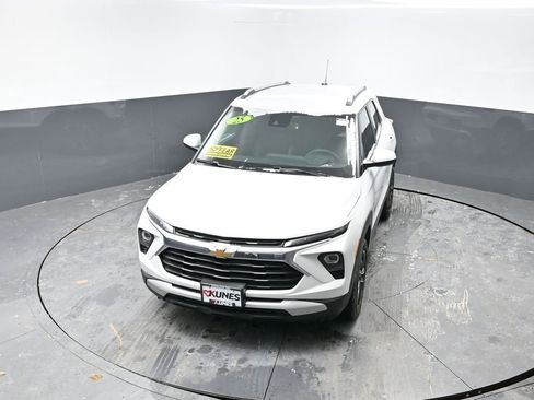 Used 2025 Chevrolet TrailBlazer LT w/ Driver Confidence Package image 38