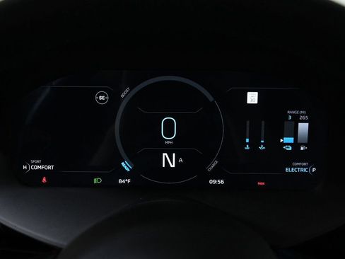 Used 2024 McLaren Artura image 12