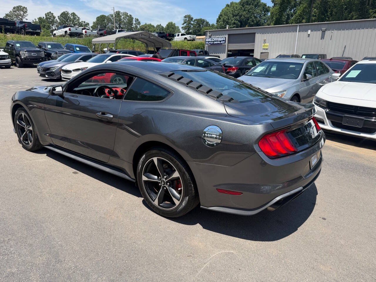 Used 2018 Ford Mustang Coupe RWD image 9