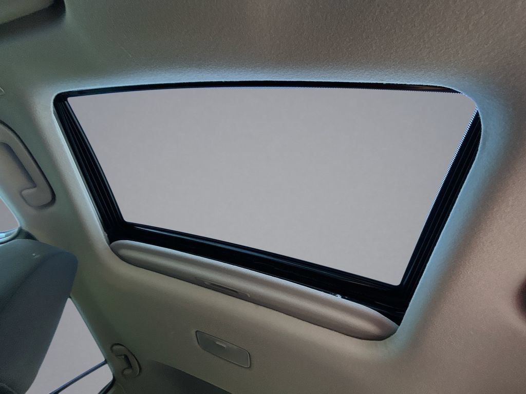 Used 2024 Toyota Corolla Cross LE w/ Moonroof Package FWD image 29