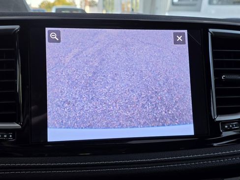 New 2026 Chrysler Pacifica Select FWD image 22