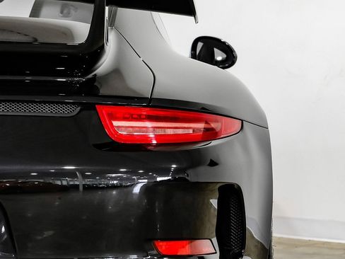 Used 2014 Porsche 911 GT3 w/ Sound Package Plus image 34