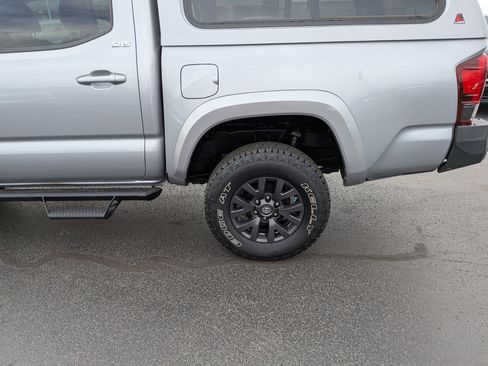 Used 2020 Toyota Tacoma SR5 image 7