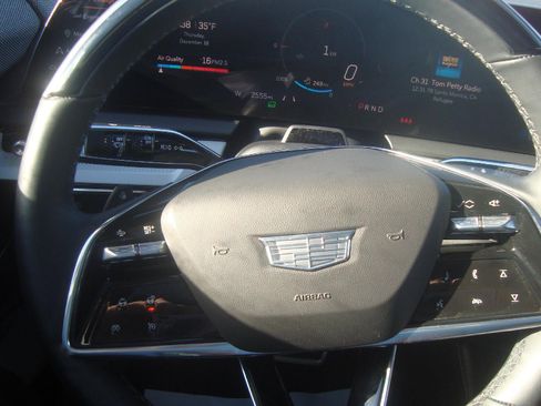 Used 2025 Cadillac Optiq Luxury 2 w/ LPO, Floor Liner Package image 8