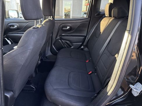 Used 2022 Jeep Renegade Latitude image 23