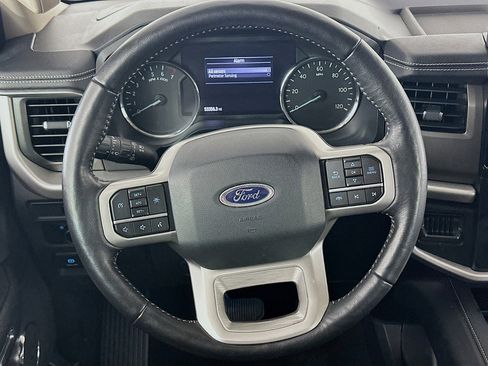 Used 2024 Ford Expedition XLT image 18