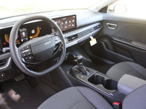 New 2025 Kia K4 EX image 20