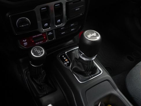 Used 2024 Jeep Wrangler Willys image 36