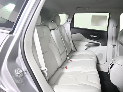 Used 2022 Jeep Cherokee Latitude Lux image 15