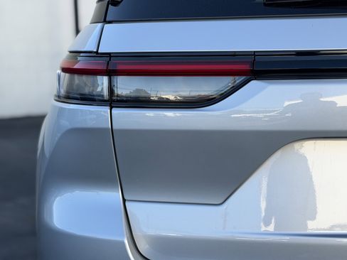 New 2026 Jeep Grand Cherokee Altitude image 14