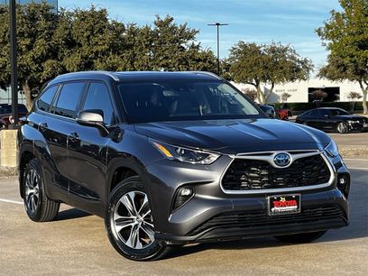 Used 2023 Toyota Highlander XLE