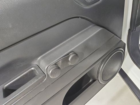Used 2012 Jeep Patriot Sport FWD image 12