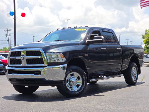 Used 2014 RAM 2500 Tradesman w/ Chrome Appearance Group AWD/4WD image 2