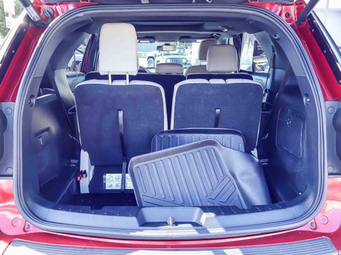 Used 2019 Ford Explorer XLT image 18