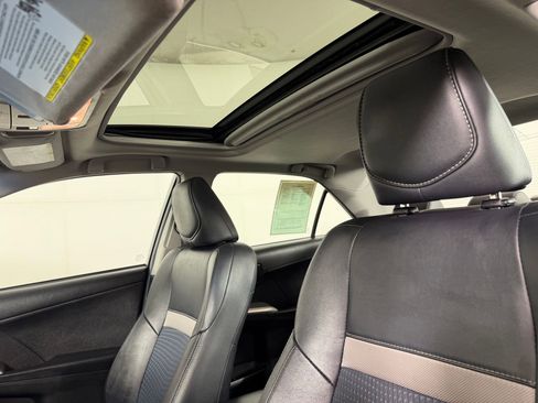 Used 2012 Toyota Camry SE FWD image 16