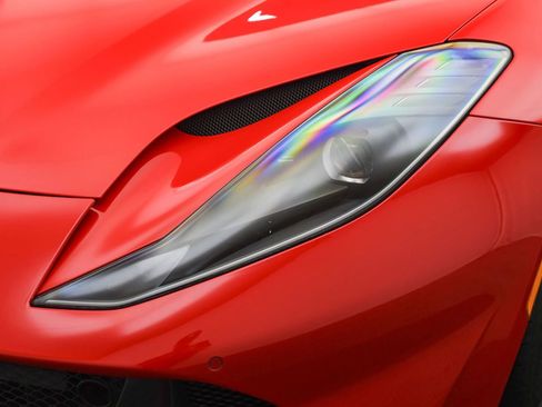 Used 2018 Ferrari 812 Superfast RWD image 34