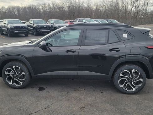 New 2026 Chevrolet Trax RS w/ Sunroof Package image 7
