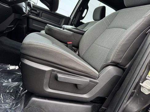 Used 2024 RAM 3500 Tradesman w/ Chrome Appearance Group image 7