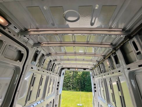 Used 2021 Mercedes-Benz Sprinter 2500 image 10