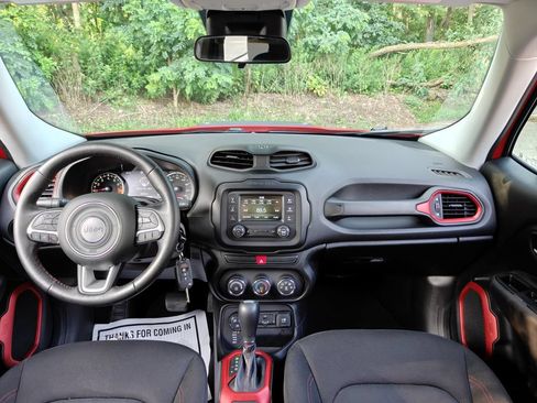 Used 2015 Jeep Renegade Trailhawk AWD/4WD image 10