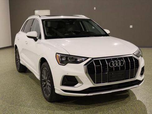 Used 2022 Audi Q3 2.0T Premium w/ Convenience Package image 1