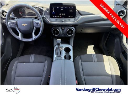 Certified 2025 Chevrolet Blazer LT FWD image 10