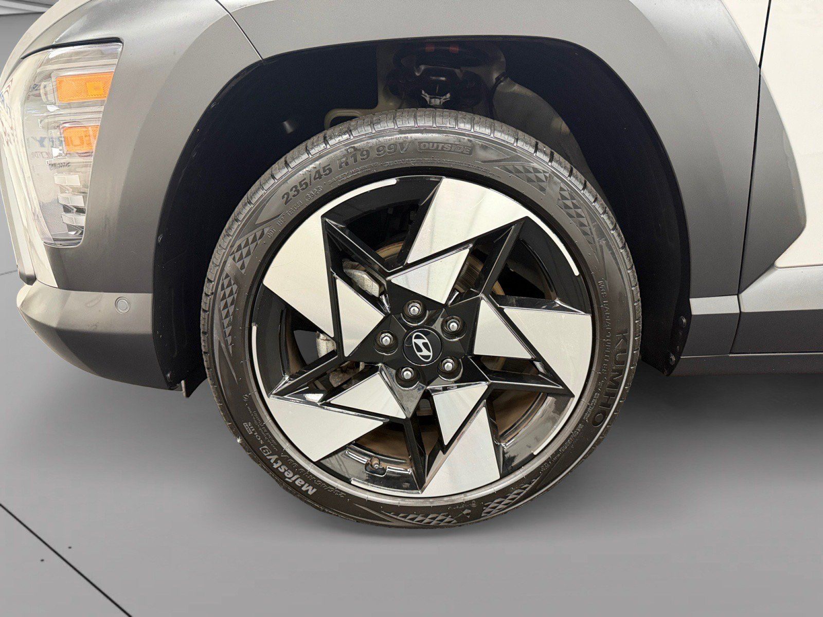 Used 2024 Hyundai Kona Limited AWD/4WD image 14