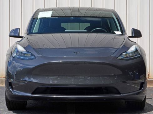 Used 2022 Tesla Model Y Long Range AWD/4WD image 6