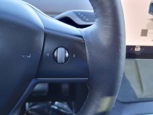 Used 2024 Tesla Model Y Long Range image 27