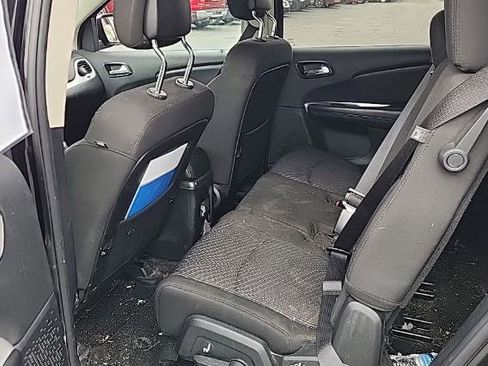 Used 2020 Dodge Journey SE w/ SE Popular Equipment Group FWD image 4