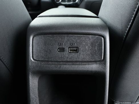 Used 2025 Chevrolet Trax LT FWD image 28
