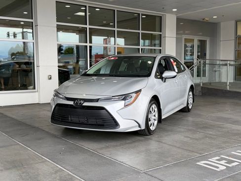 Used 2026 Toyota Corolla LE FWD image 2