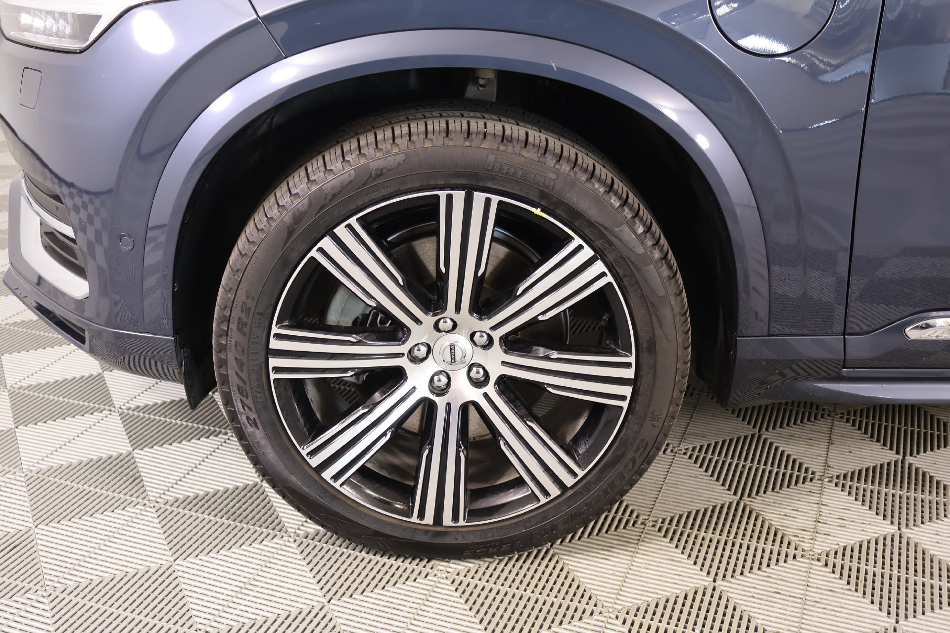 Used 2023 Volvo XC90 T8 Ultimate w/ Lounge Package AWD/4WD image 19