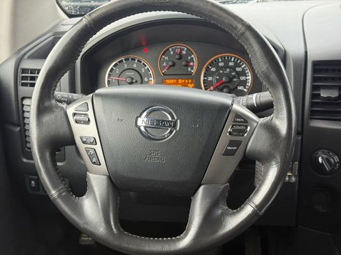 Used 2015 Nissan Titan SL image 20