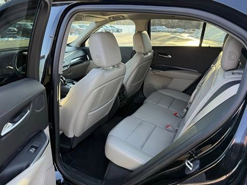 Used 2023 Cadillac XT4 Luxury w/ Cold Weather Package image 10