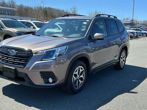 Certified 2023 Subaru Forester Premium AWD/4WD image 3
