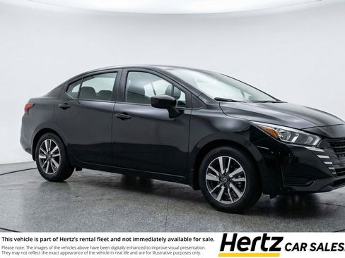 Used 2025 Nissan Versa SV image 1