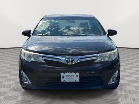 Used 2012 Toyota Camry XLE w/ Leather Pkg FWD image 2