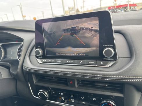 Used 2024 Nissan Rogue S image 15